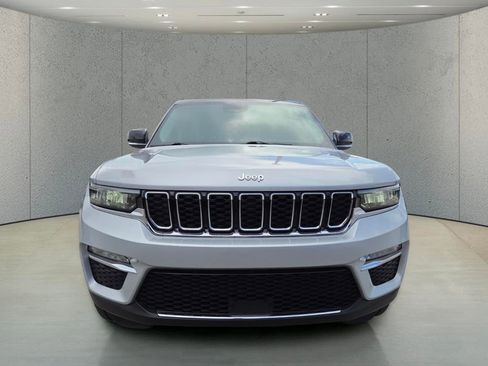Used 2023 Jeep Grand Cherokee Limited RWD image 11