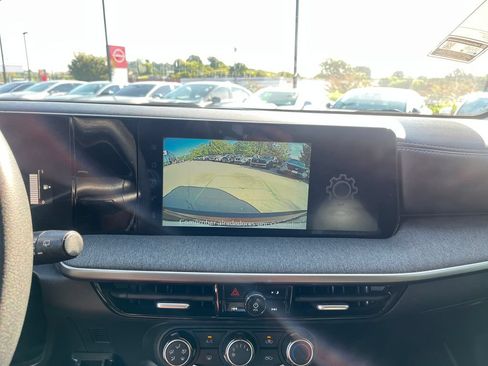Certified 2025 Nissan Kicks SV FWD image 18