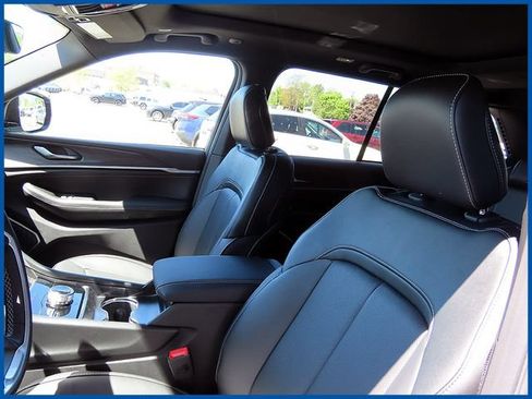 New 2026 Jeep Grand Cherokee Limited AWD/4WD image 13