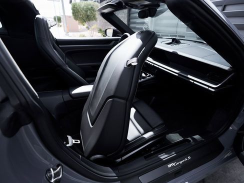 Used 2024 Porsche 911 Targa 4S w/ Premium Package image 38