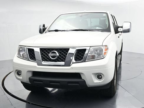 Used 2016 Nissan Frontier SV w/ SV Value Truck Package AWD/4WD image 3