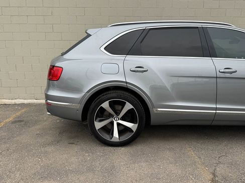 Used 2020 Bentley Bentayga AWD/4WD image 8