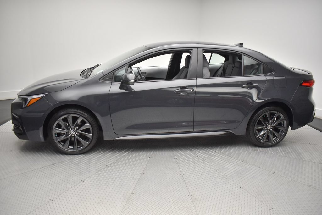 Used 2025 Toyota Corolla SE FWD image 8