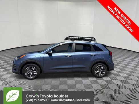 Used 2022 Kia Niro EX FWD image 4