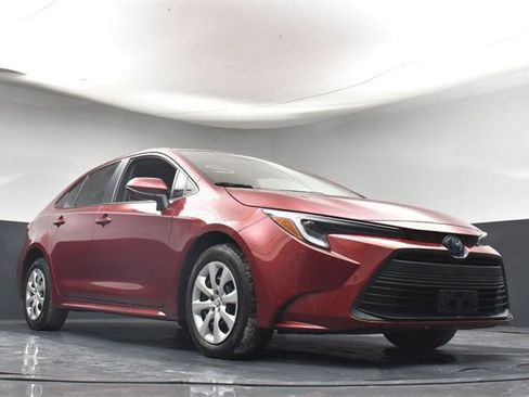 Used 2024 Toyota Corolla LE image 30