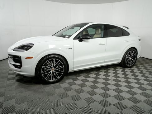 New 2026 Porsche Cayenne E-Hybrid Coupe image 2