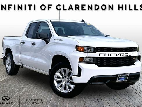 Used 2019 Chevrolet Silverado 1500 Custom w/ Custom Value Package AWD/4WD image 1