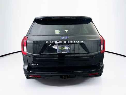 Used 2025 Ford Expedition Active image 7