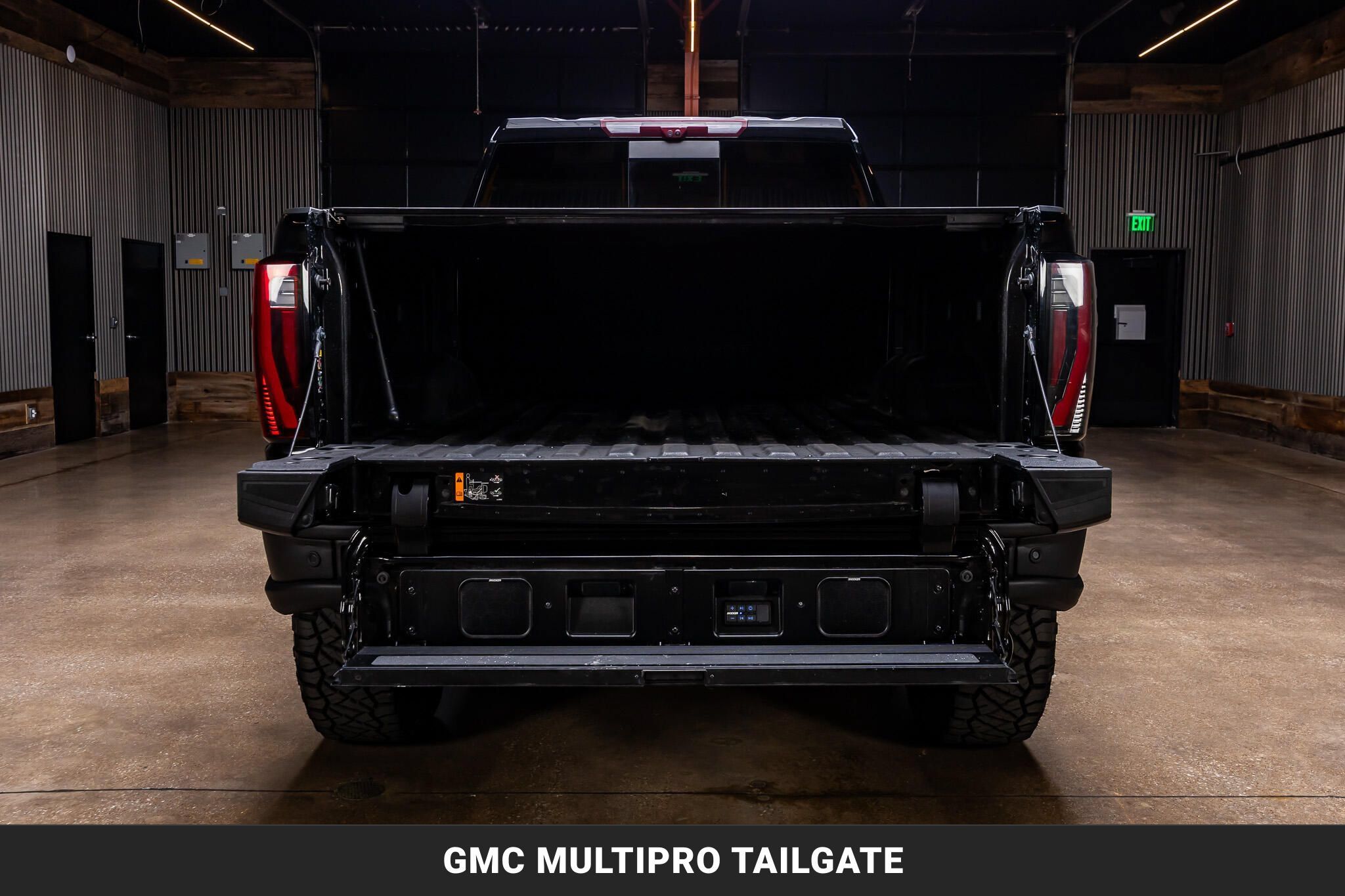 Used 2024 GMC Sierra 2500 AT4X w/ AT4X AEV Edition AWD/4WD image 9