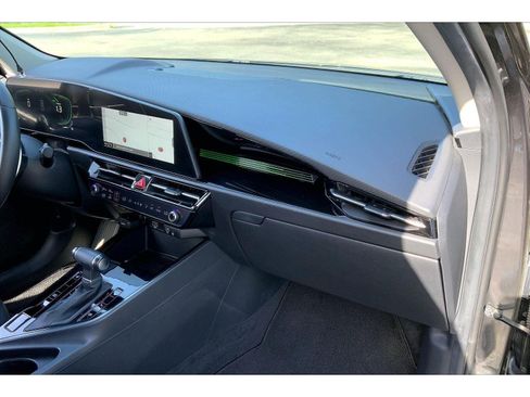 Used 2023 Kia Niro EX FWD image 15