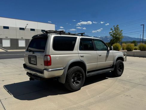 Used 1999 Toyota 4Runner SR5 w/ Upgrade Value Pkg 6 AWD/4WD image 5
