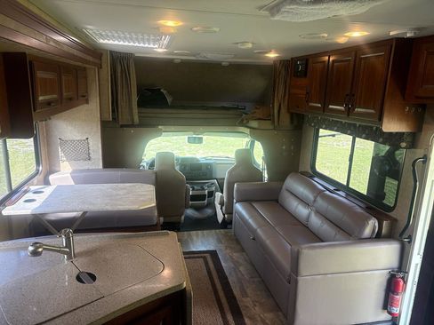 Used 2016 Ford E-450 and Econoline 450 Super Duty w/ Motorhome Prep Package RWD image 10