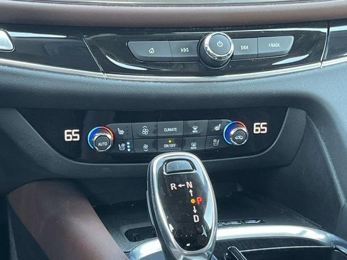 Used 2019 Buick Enclave Avenir w/ Avenir Technology Package AWD/4WD image 17