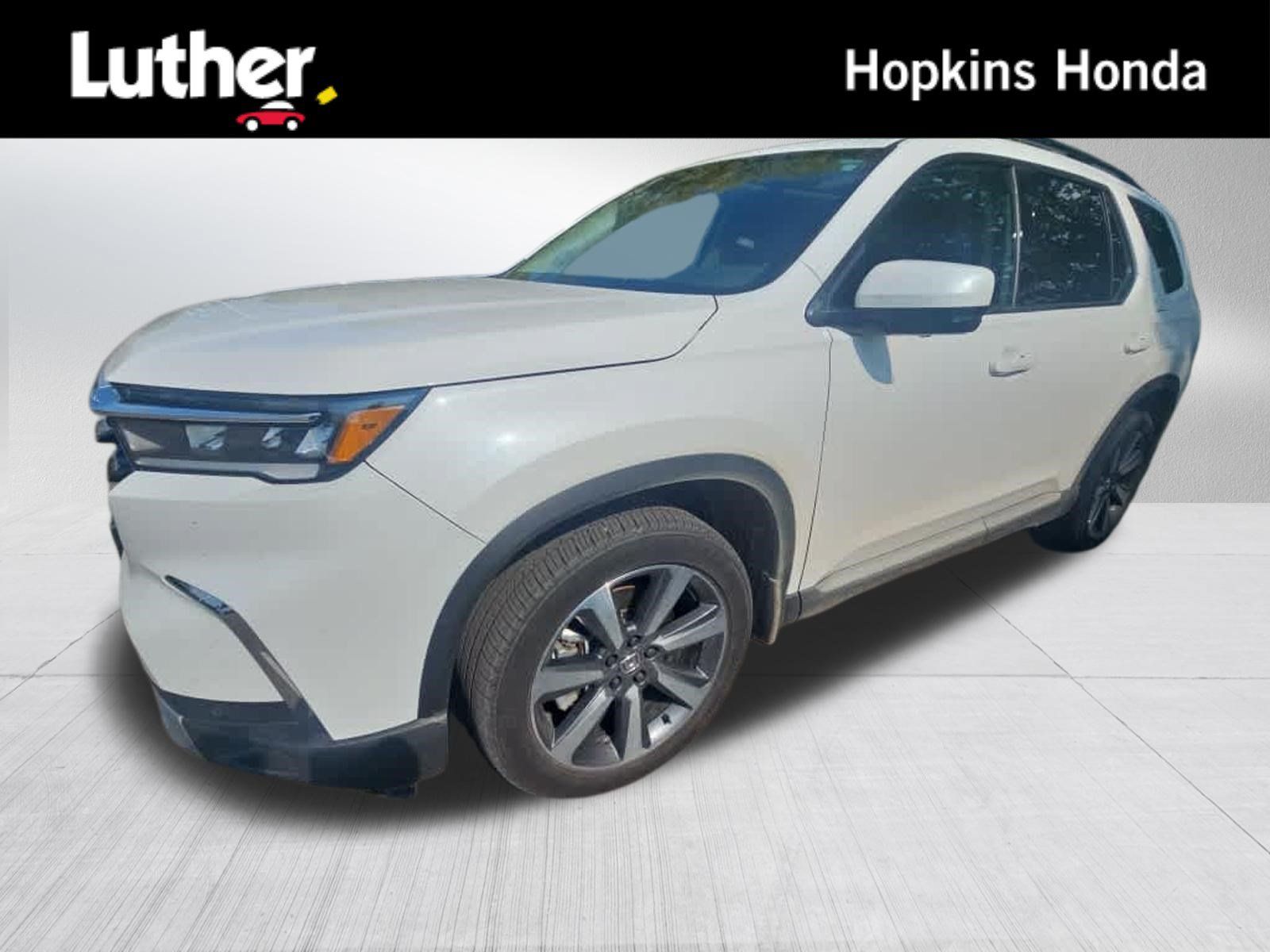 Used 2025 Honda Pilot Elite image 1