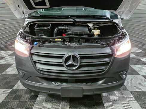 Used 2022 Mercedes-Benz Sprinter 2500 image 31