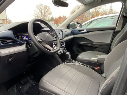 Certified 2024 Volkswagen Taos SE w/ Panoramic Sunroof Package image 10