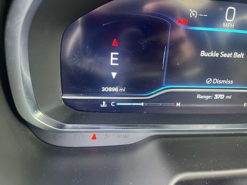 Used 2024 Chevrolet Suburban RST image 15