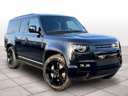 New 2026 Land Rover Defender 130 X-Dynamic SE image 2