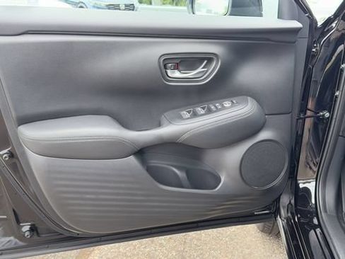 Used 2026 Honda HR-V EX-L image 9