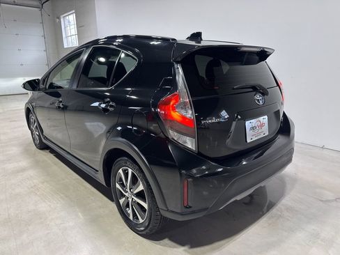 Used 2019 Toyota Prius C image 5
