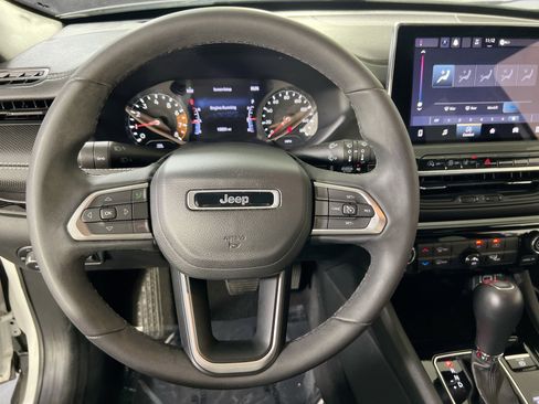 Used 2022 Jeep Compass Latitude AWD/4WD image 11