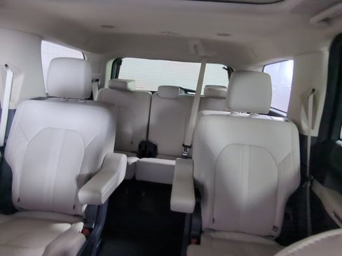 Certified 2024 Ford Expedition Platinum image 22