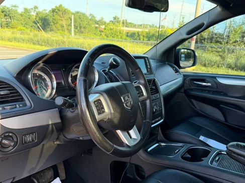 Used 2017 Dodge Grand Caravan GT FWD image 7