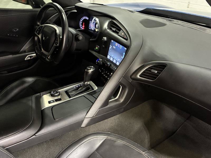 Used 2015 Chevrolet Corvette Z06 w/ 3LZ Preferred Equipment Group RWD image 16