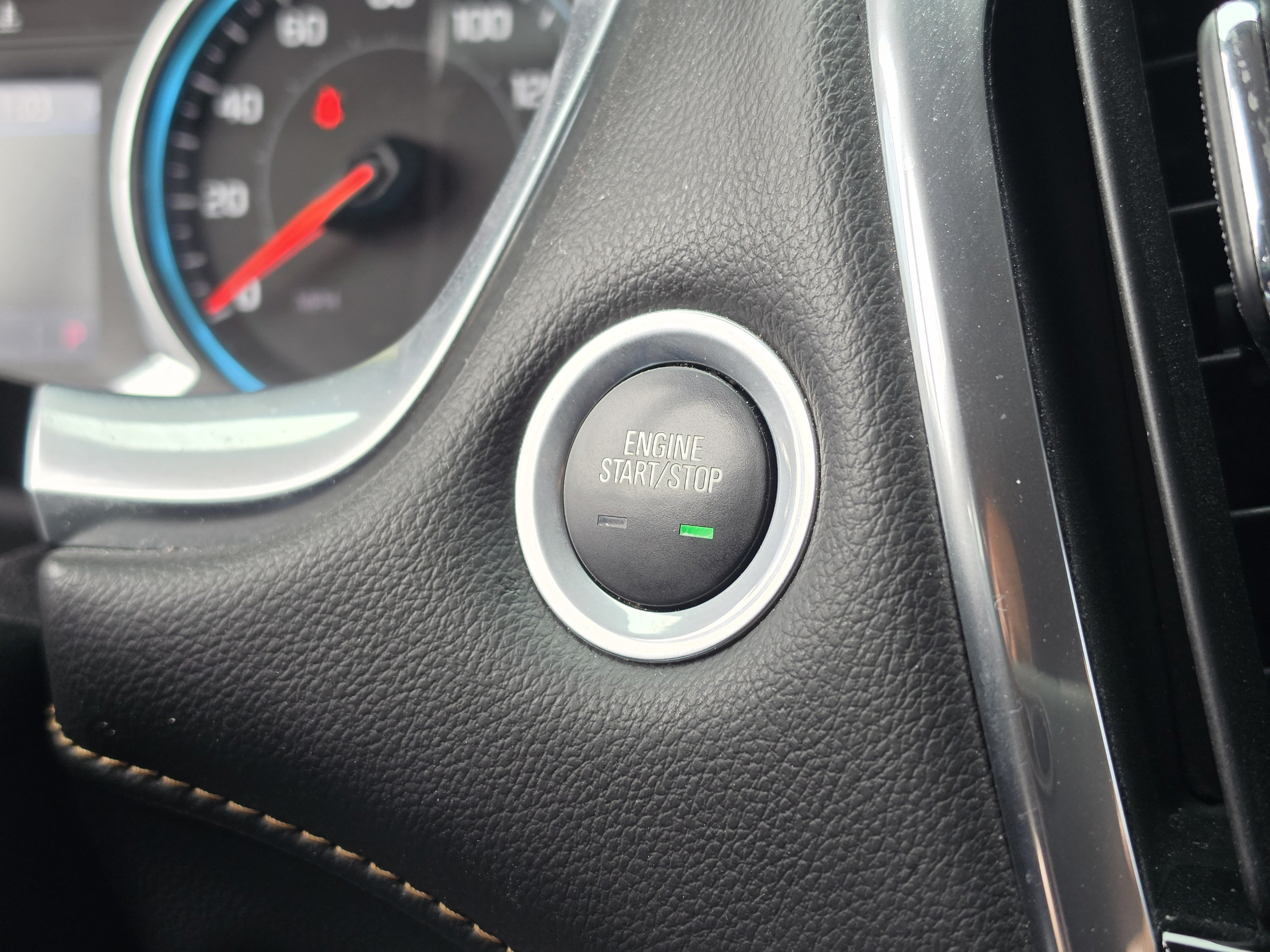 Used 2020 Chevrolet Traverse RS w/ LPO, Floor Liner Package FWD image 38