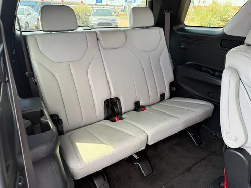 Used 2024 Hyundai Palisade SEL FWD image 39