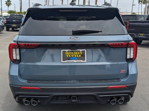 Used 2025 Ford Explorer ST AWD/4WD image 3