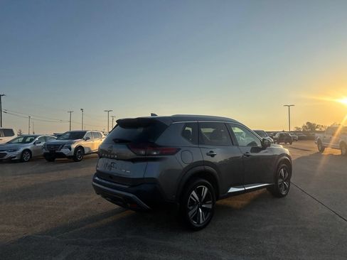Certified 2023 Nissan Rogue SL w/ SL Premium Package AWD/4WD image 18