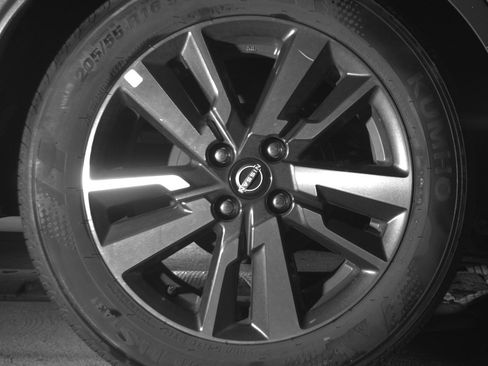 Used 2025 Nissan Versa SV FWD image 15