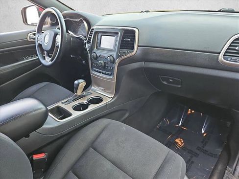 Used 2017 Jeep Grand Cherokee Laredo image 26