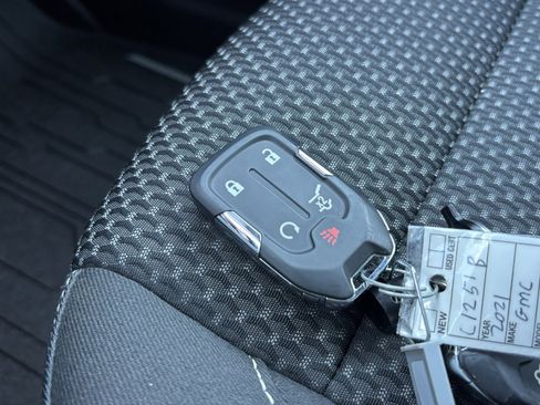 Used 2021 GMC Acadia SLE w/ Driver Convenience Package image 27