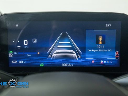 Used 2024 Chevrolet Equinox EV RS FWD image 16