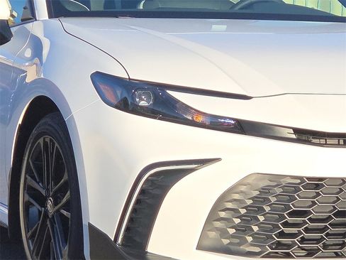 New 2026 Toyota Camry SE image 9