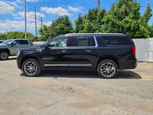 New 2026 GMC Yukon XL Denali w/ Denali Reserve Package AWD/4WD image 2