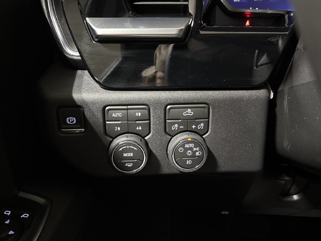 New 2026 Chevrolet Silverado 1500 RST w/ Z71 Off-Road Package AWD/4WD image 19