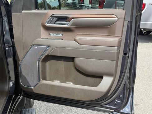 Used 2025 GMC Sierra 1500 Denali image 40