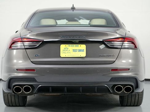 Used 2022 Maserati Quattroporte Modena Q4 image 11