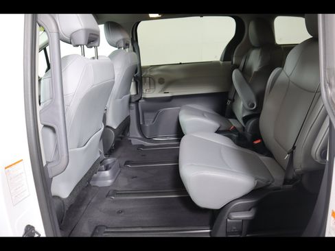 Used 2024 Toyota Sienna XLE w/ XLE Plus Package AWD/4WD image 14