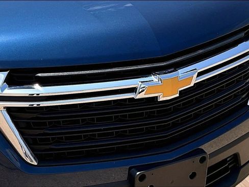 Used 2023 Chevrolet Traverse LS w/ Safety Package FWD image 25