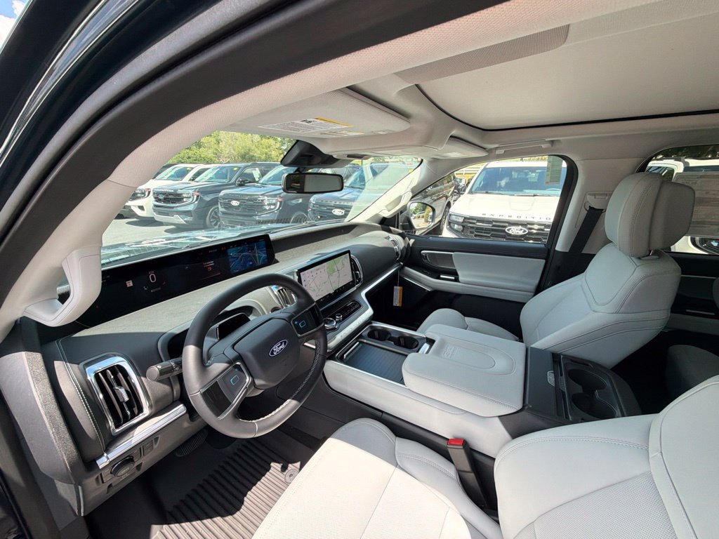 New 2027 Ford Expedition Platinum AWD/4WD image 13