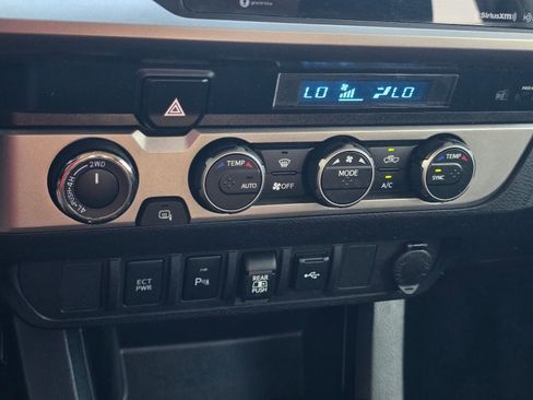Used 2021 Toyota Tacoma SR5 w/ Trail Edition AWD/4WD image 22
