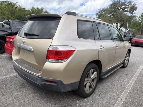 Used 2013 Toyota Highlander Limited image 2