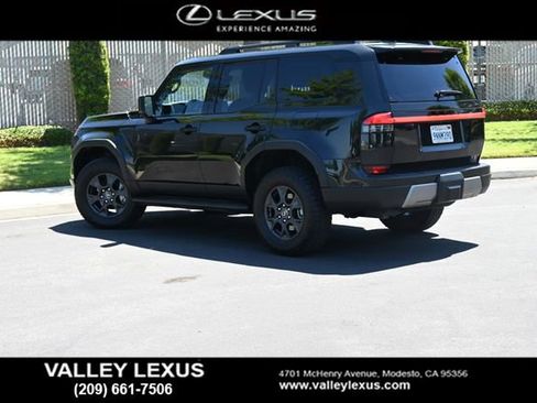 Certified 2024 Lexus GX 550 AWD/4WD image 4