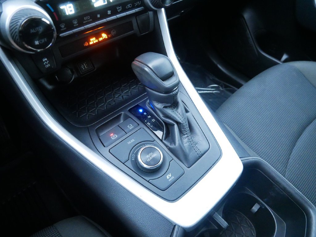 Used 2024 Toyota RAV4 LE AWD/4WD image 22