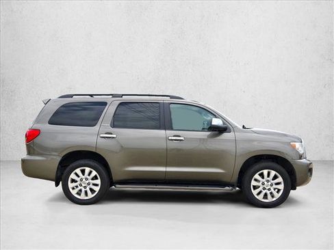 Used 2014 Toyota Sequoia Platinum RWD image 4