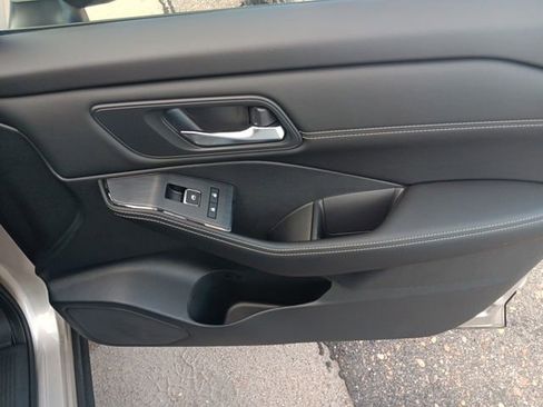 New 2025 Nissan Rogue SL w/ Tech Package image 29